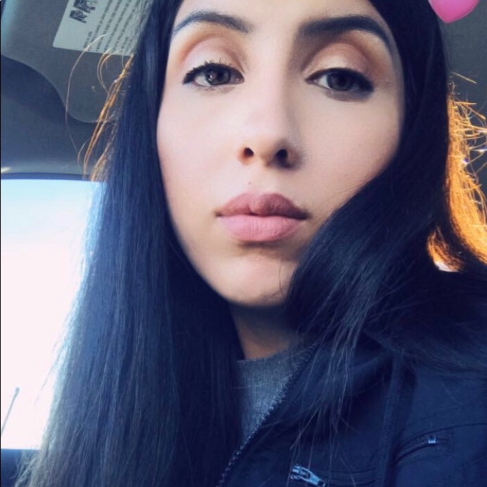 Meet your Posher, Ashley